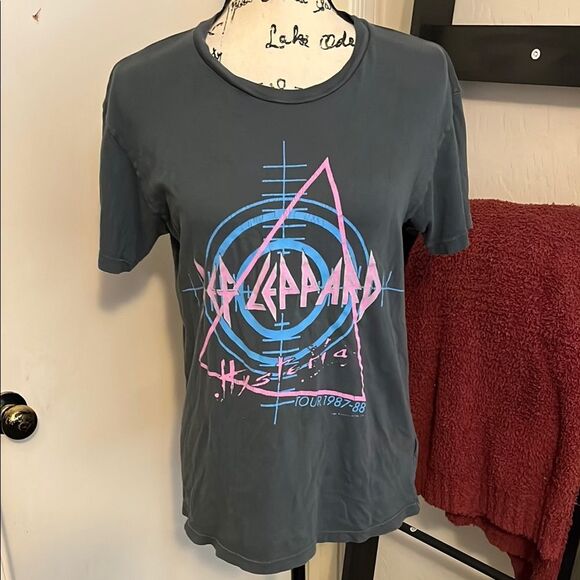 Daydreamer Def Leppard Hysteria 1987-88 Tour Graphic T-Shirt Band Music Concert - Picture 2 of 12